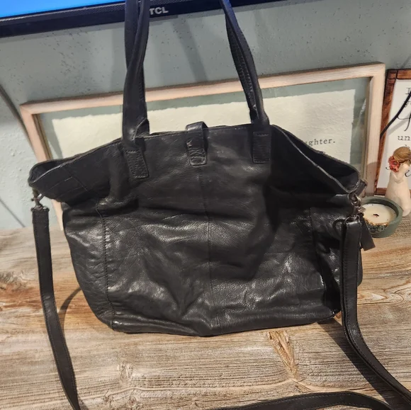 Black FRYE tote bag - Picture 2 of 3